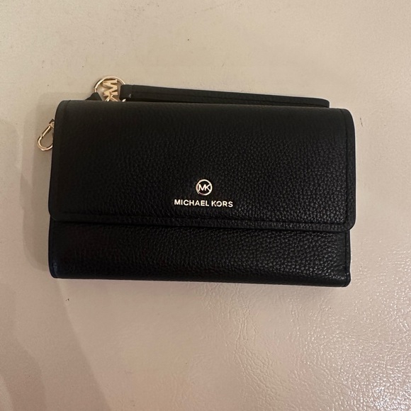 Michael Kors Jet Set Leather Large Flap Phone Wristlet-NWOT - Picture 1 of 5